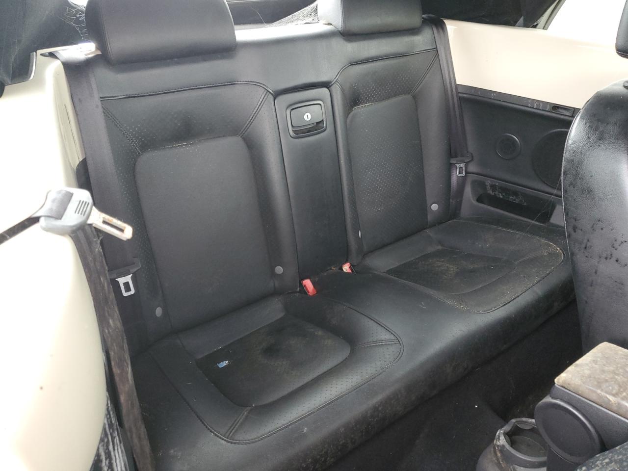 2006 Volkswagen New Beetle Convertible Option Package 2 VIN: 3VWSF31Y76M310873 Lot: 68187404