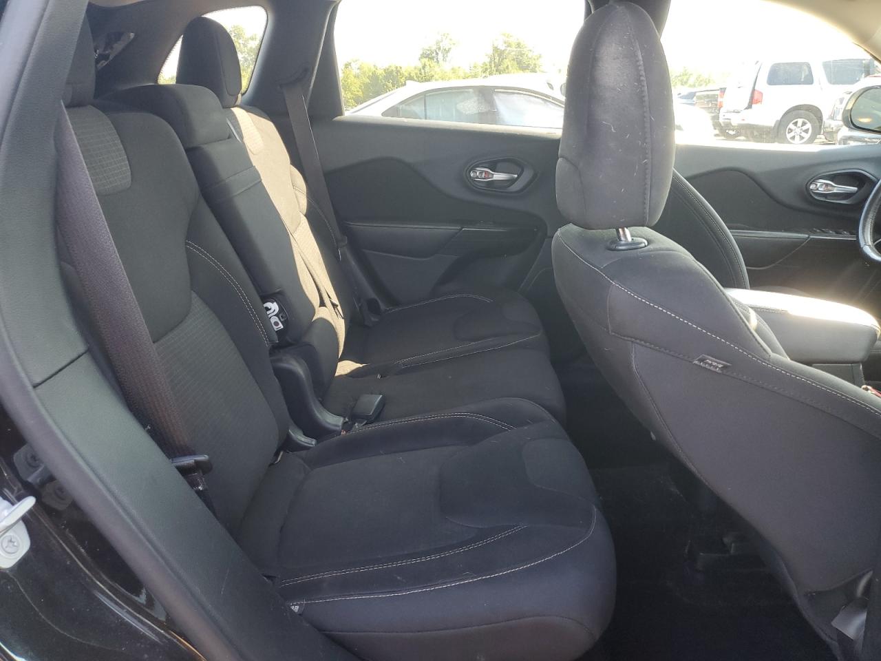 2015 Jeep Grand Cherokee - Image 11