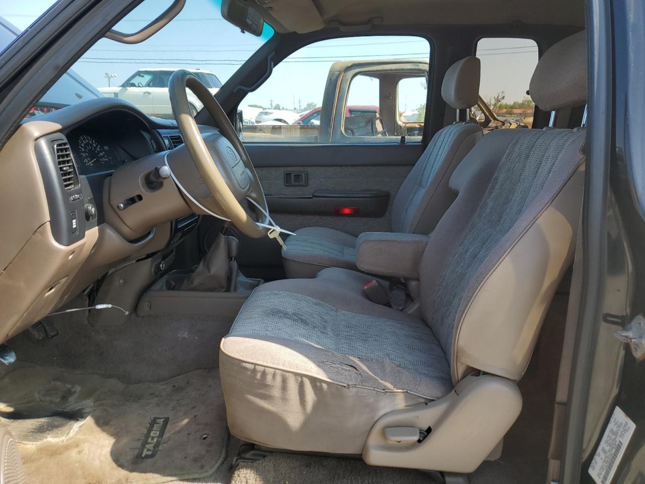 1998 Toyota Tacoma Xtracab VIN: 4TAWN72N2WZ051853 Lot: 67731984