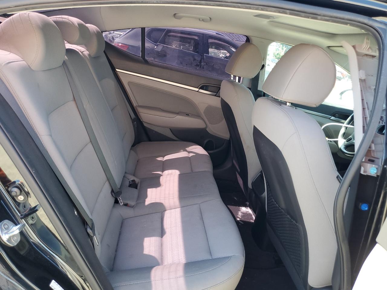 2018 Hyundai Elantra Sel VIN: KMHD84LF8JU586101 Lot: 67976144