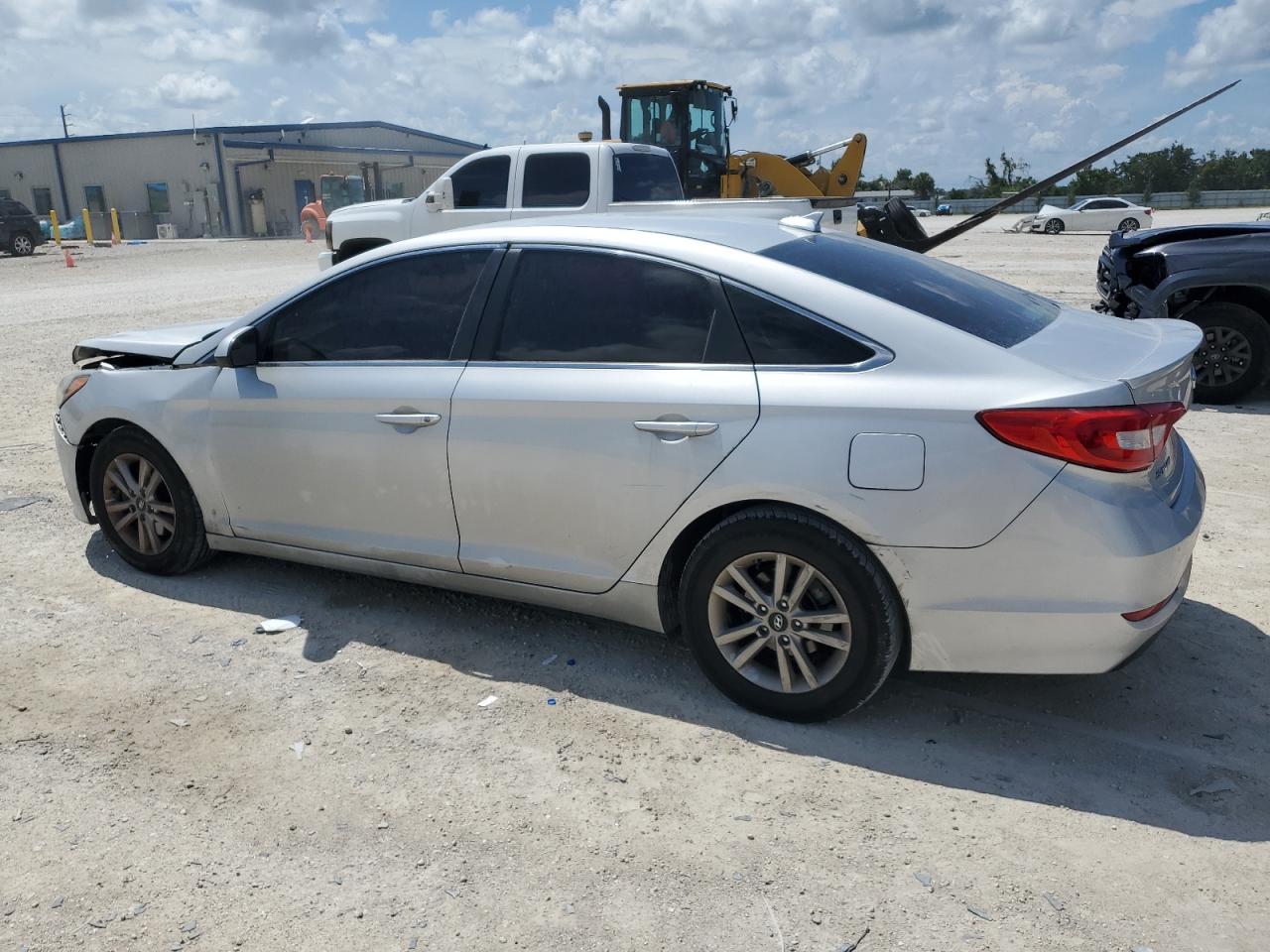 5NPE24AF8HH530418 2017 HYUNDAI SONATA - Image 2