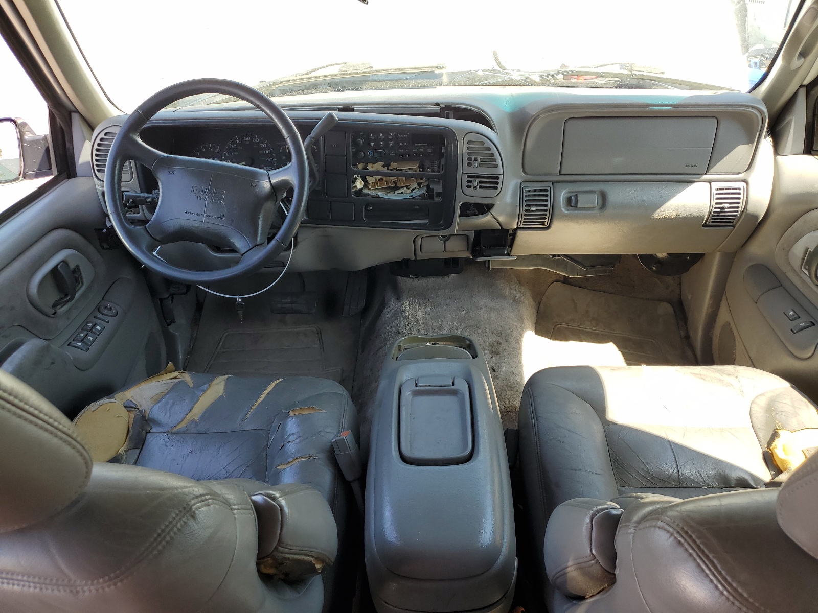 1GKEC16R1VJ728666 1997 GMC Suburban C1500