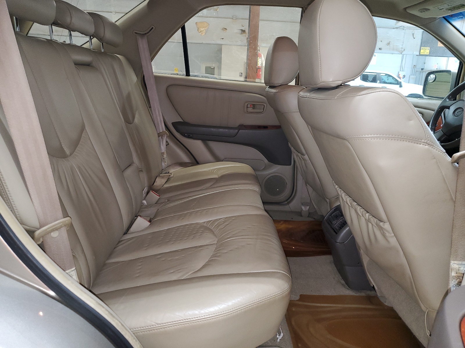 JT6HF10U9Y0147737 2000 Lexus Rx 300