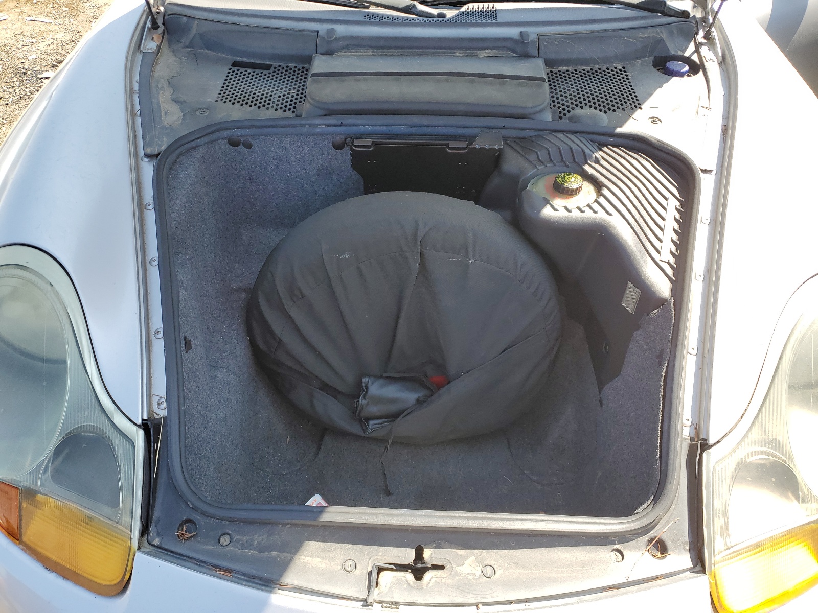 WP0CA2984WU623735 1998 Porsche Boxster