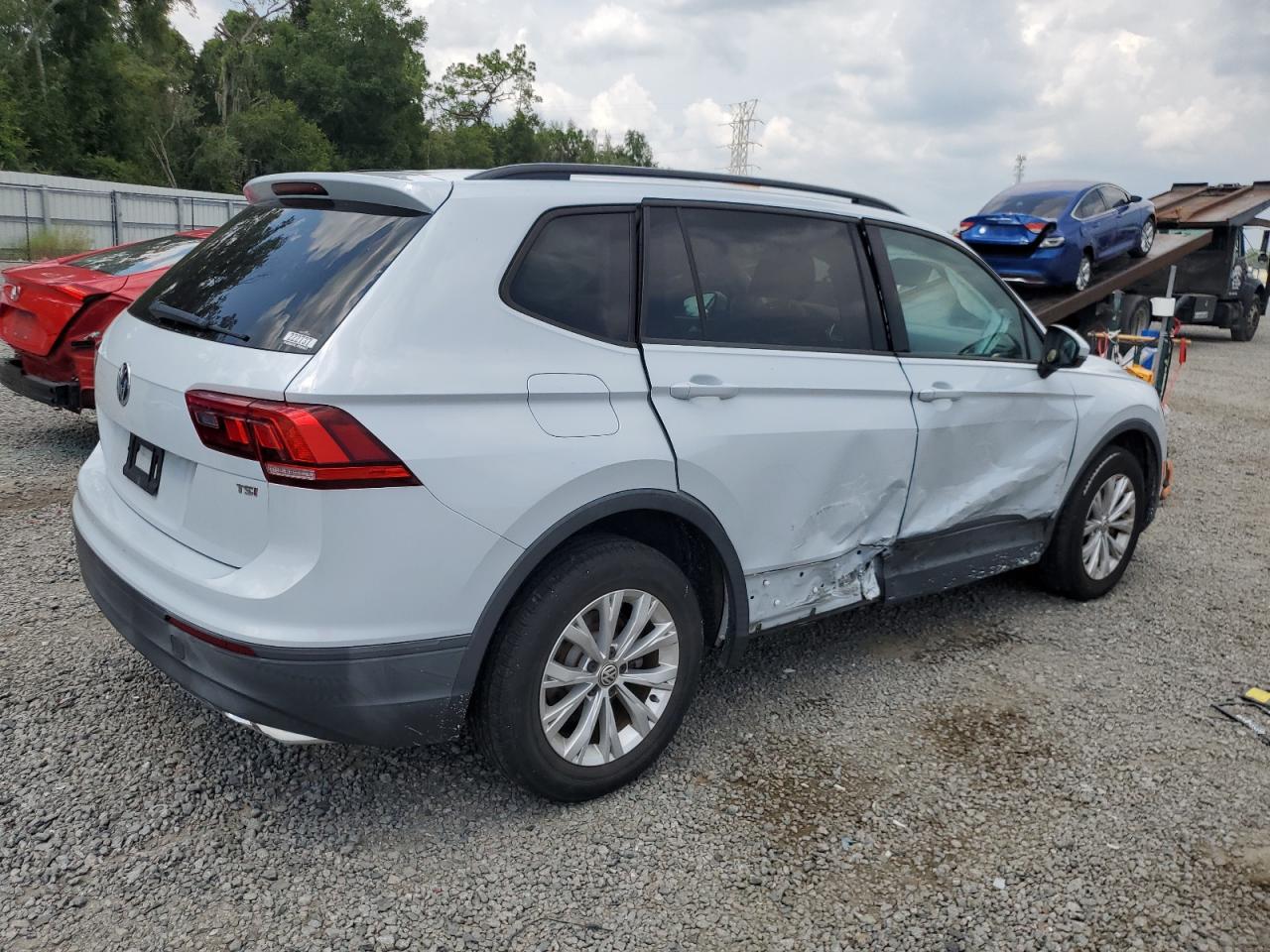 3VV1B7AX2JM033990 2018 Volkswagen Tiguan S