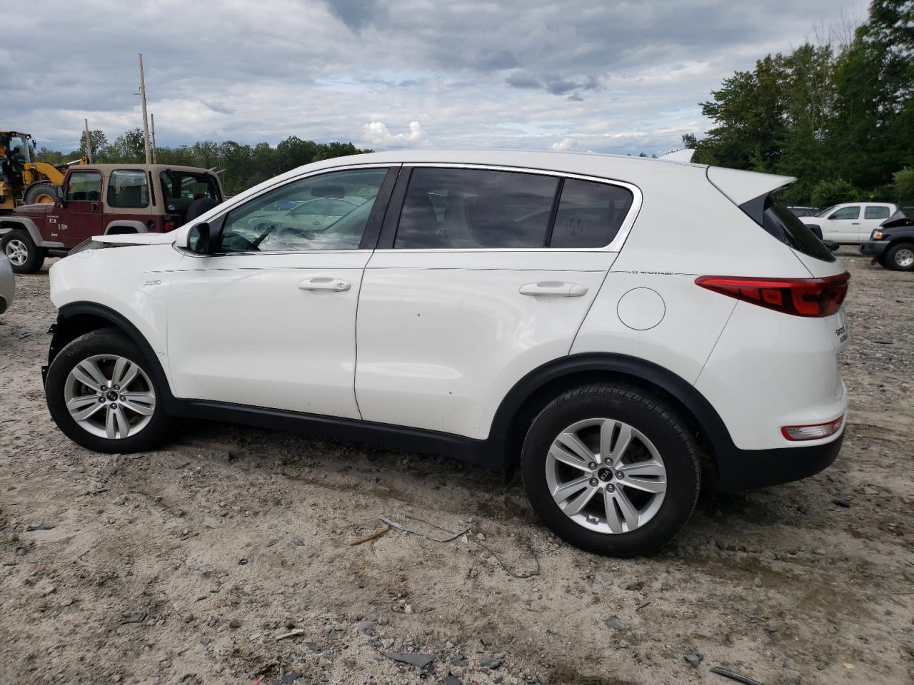 KNDPMCAC1H7257524 2017 KIA SPORTAGE - Image 2