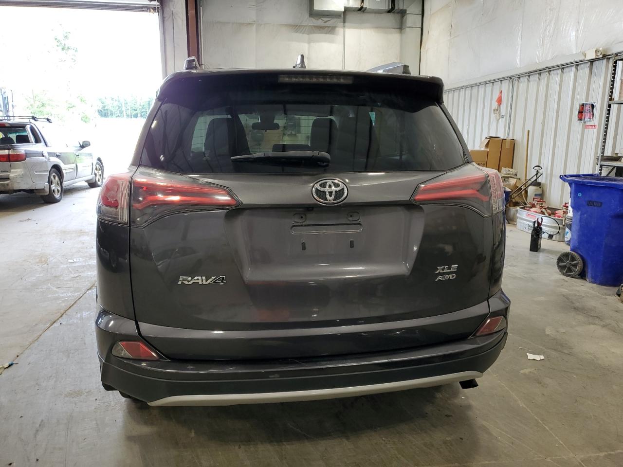 2017 Toyota Rav4 Xle VIN: JTMRFREV3HJ710188 Lot: 65933284