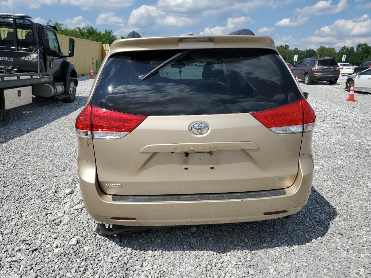 2012 Toyota Sienna Le VIN: 5TDKK3DC2CS233050 Lot: 67063064