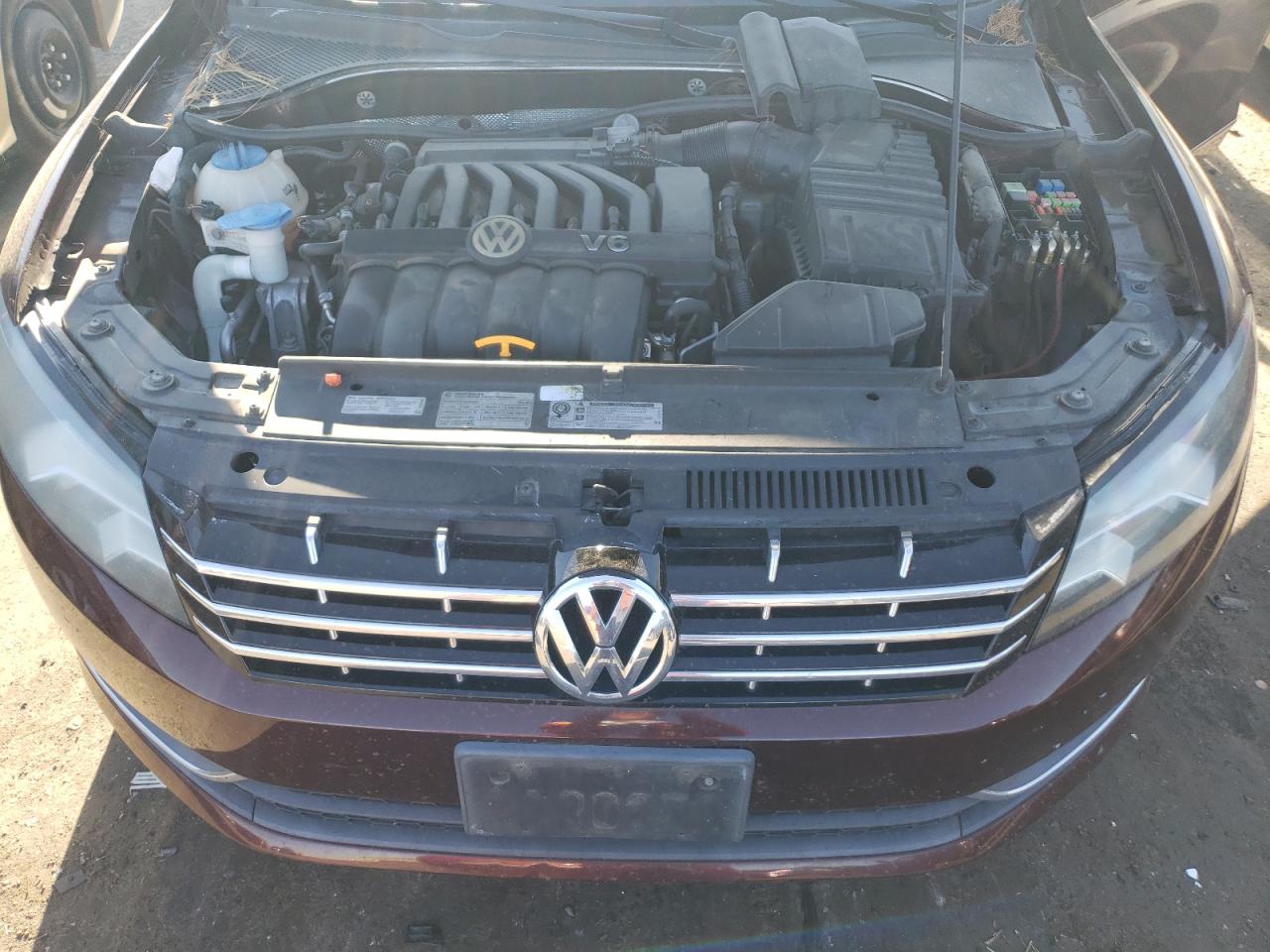 1VWCM7A36CC022703 2012 Volkswagen Passat Sel