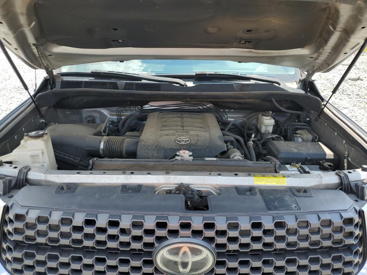 5TFDY5F19JX735043 2018 Toyota Tundra Crewmax Sr5