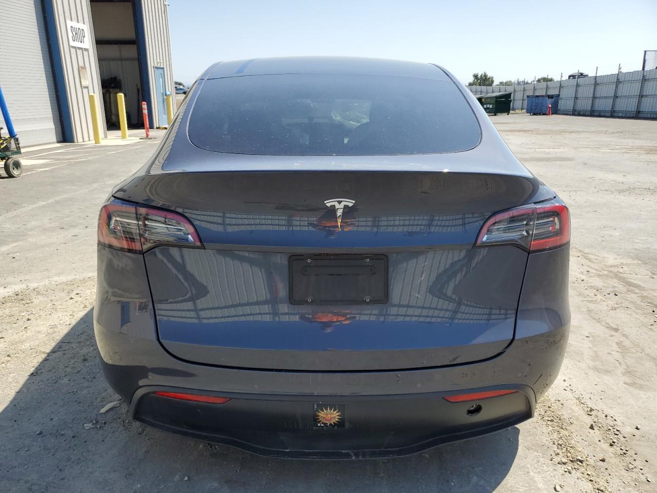 7SAYGDEE8NF358985 2022 Tesla Model Y