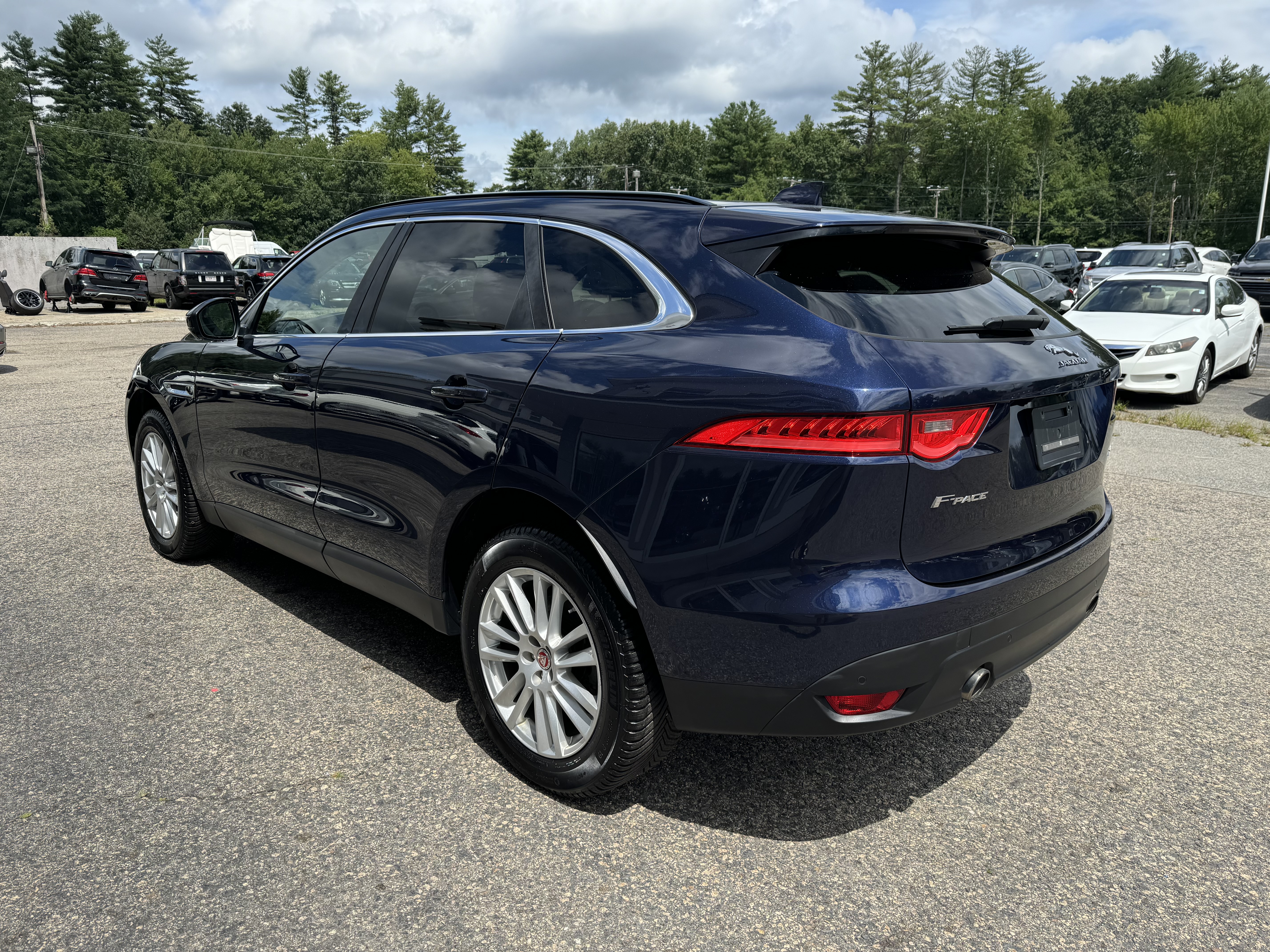 2017 Jaguar F-Pace Prestige vin: SADCK2BV2HA060738