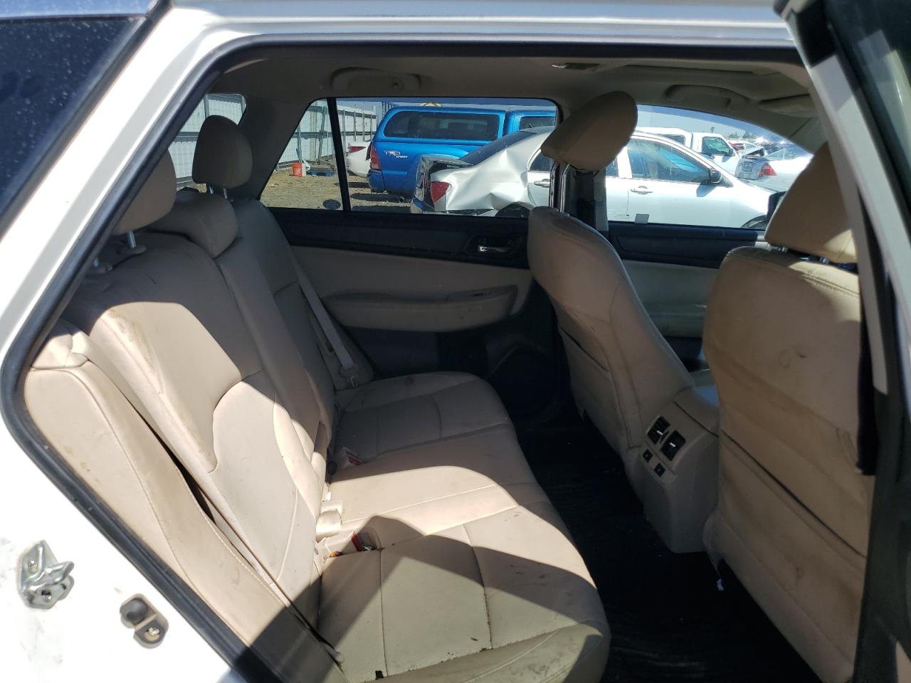 2017 Subaru Outback 2.5I Limited VIN: 4S4BSANC4H3358123 Lot: 69041914