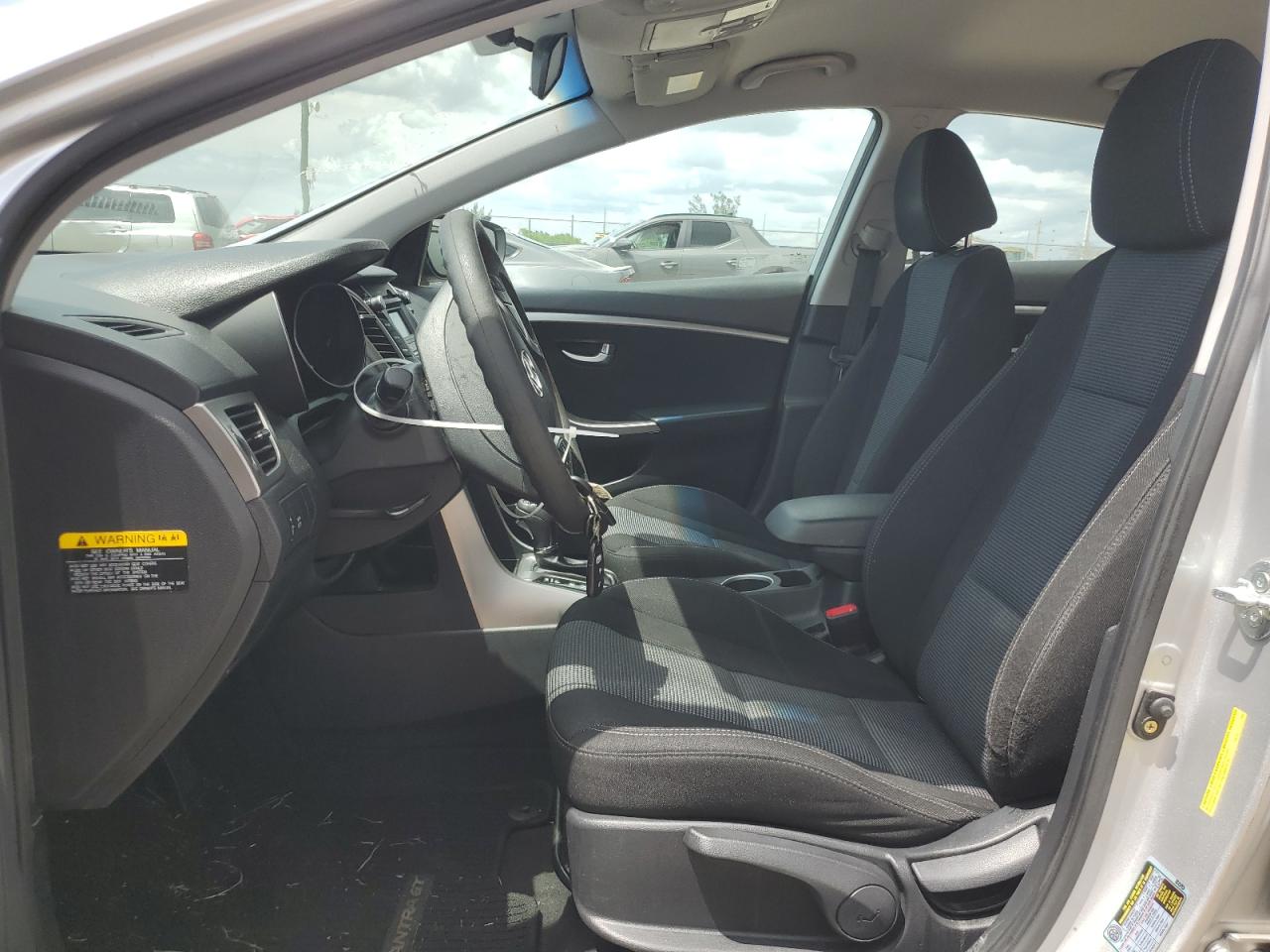 2015 Hyundai Elantra - Image 7
