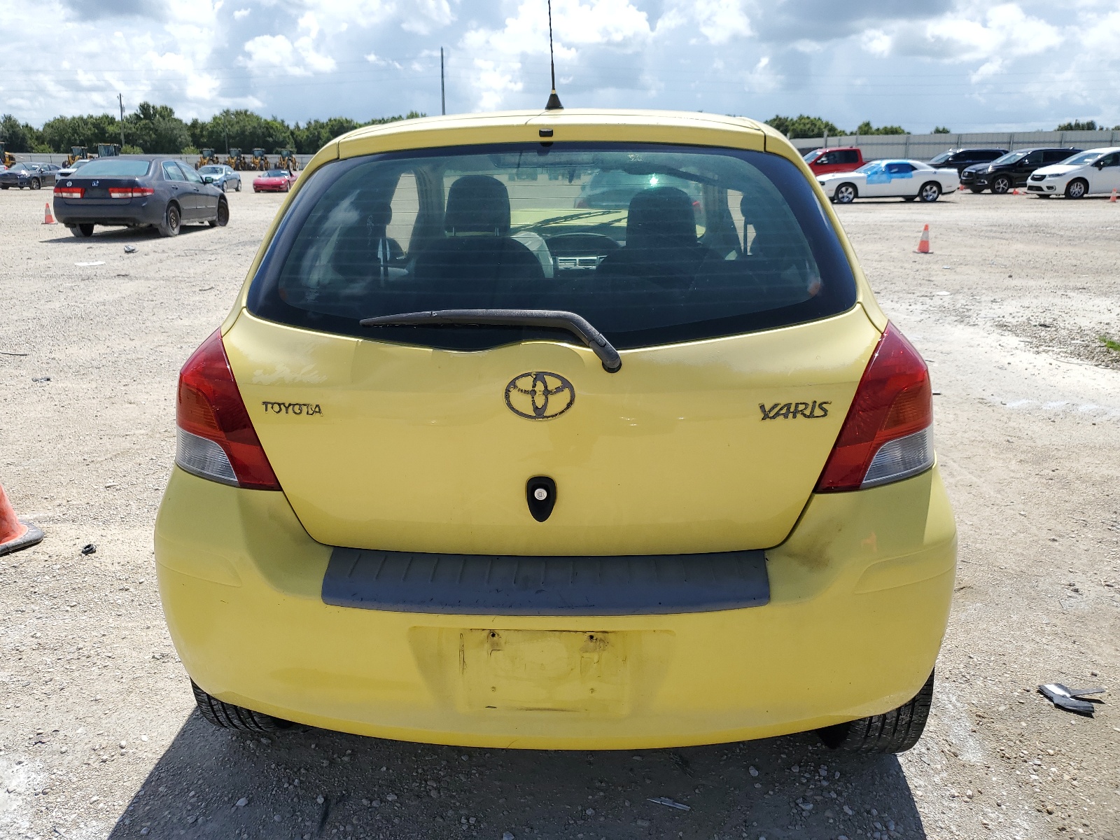 JTDJT903395252402 2009 Toyota Yaris