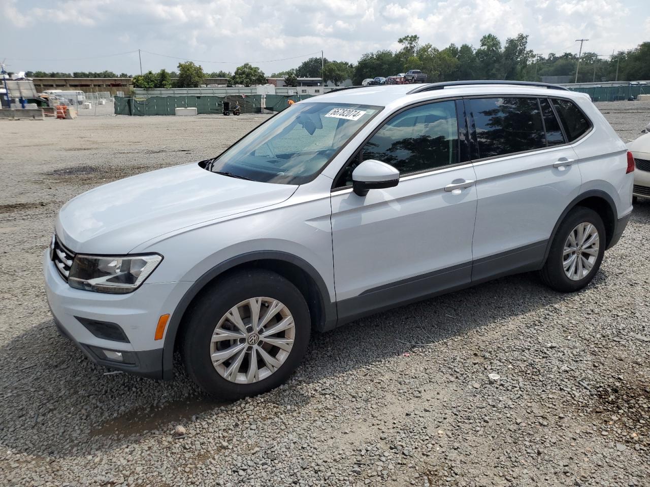 3VV1B7AX2JM033990 2018 VOLKSWAGEN TIGUAN - Image 1