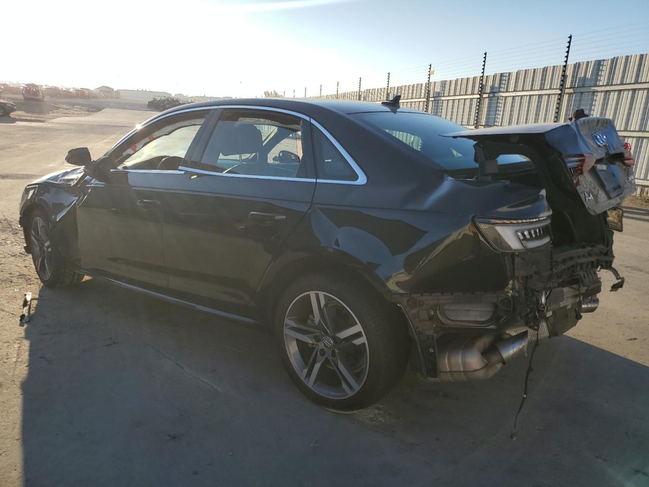 WAULMAF45JA125943 2018 AUDI A4 - Image 2