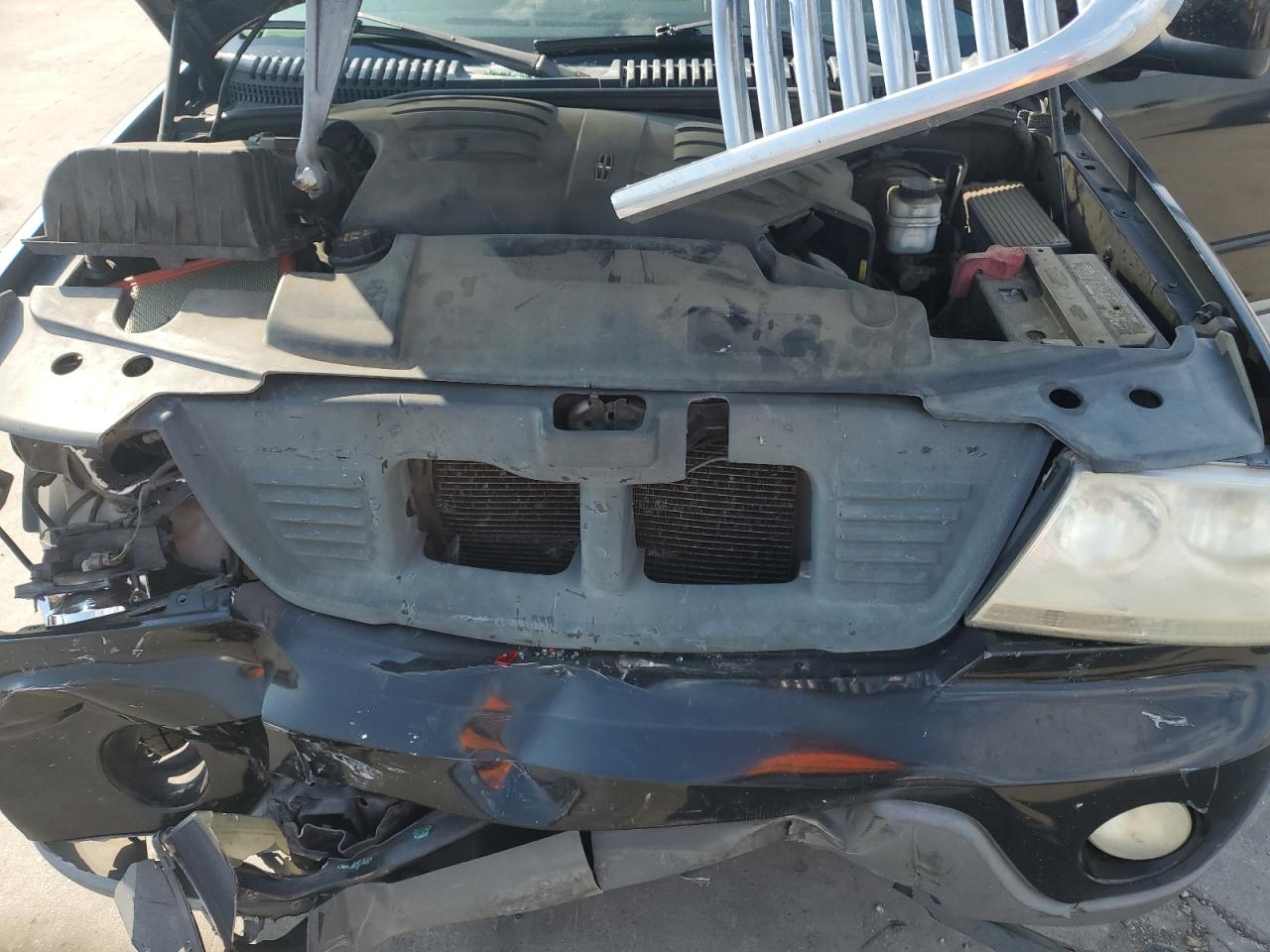 2005 Lincoln Aviator - Image 13