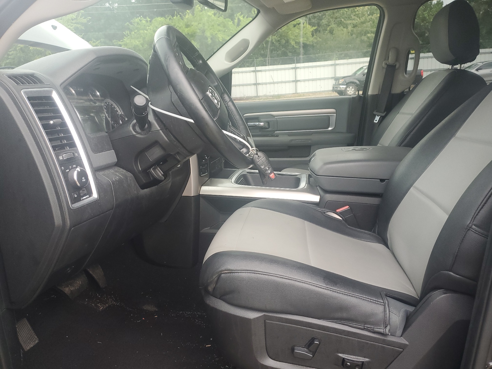 1C6RR7GT3FS781607 2015 Ram 1500 Slt