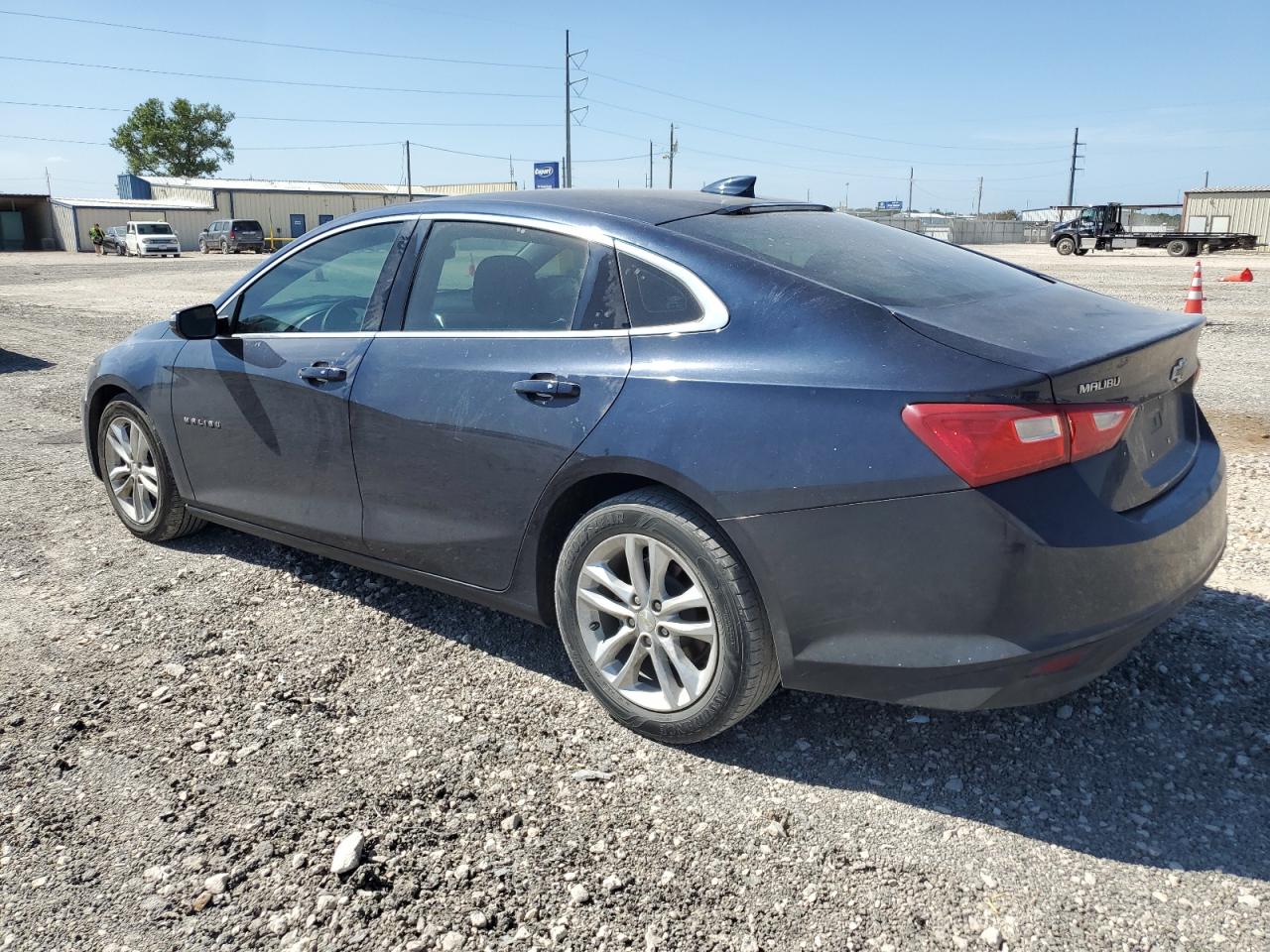 1G1ZD5ST2JF147105 2018 CHEVROLET MALIBU - Image 2