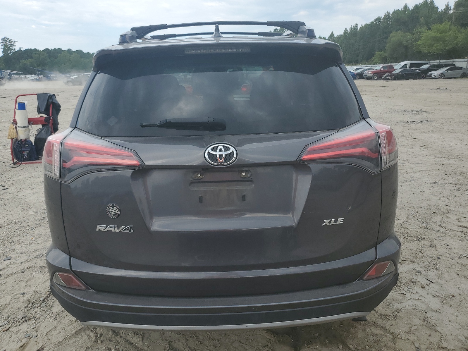JTMWFREV6HJ708048 2017 Toyota Rav4 Xle