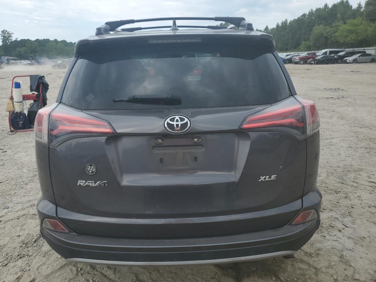 2017 Toyota Rav4 Xle VIN: JTMWFREV6HJ708048 Lot: 67059524