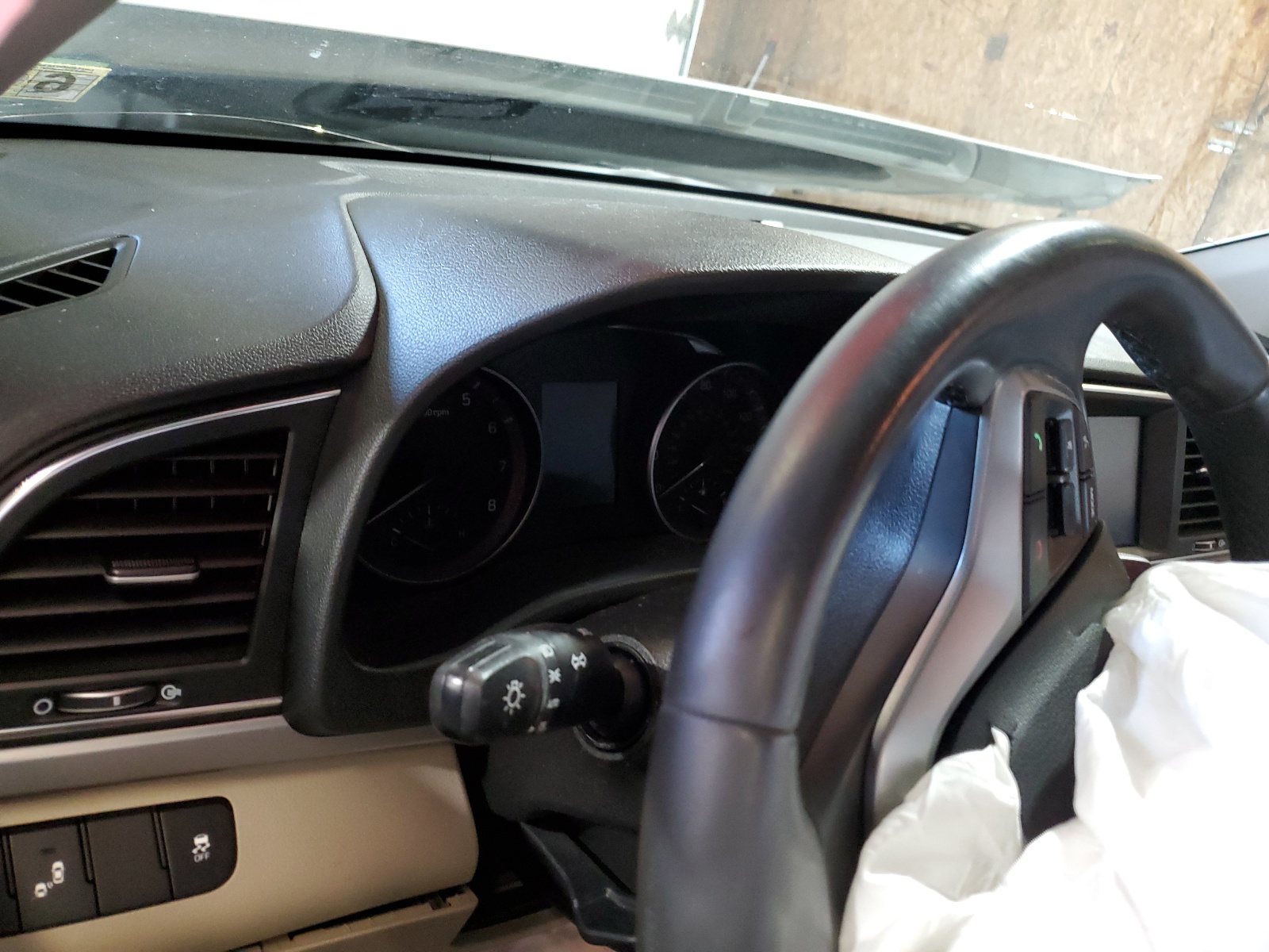 5NPD84LF1HH057842 2017 Hyundai Elantra Se