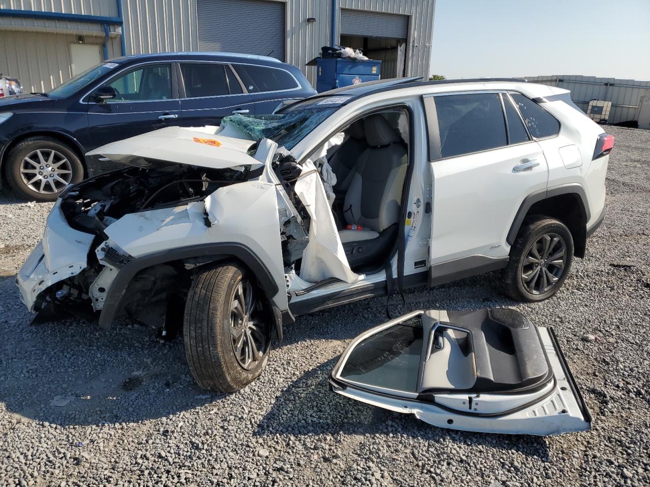 4T3D6RFV4NU096788 2022 TOYOTA RAV 4 - Image 1