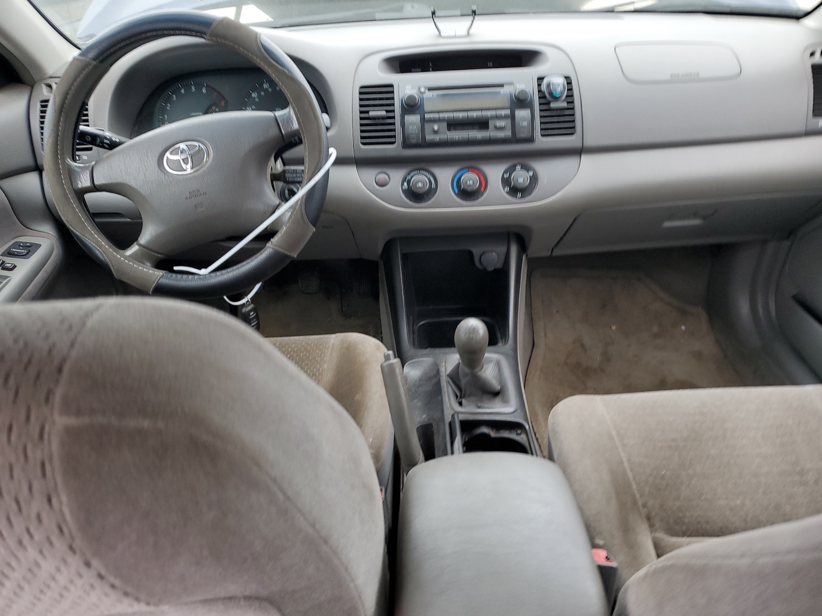 JTDBE32K330206864 2003 Toyota Camry Le