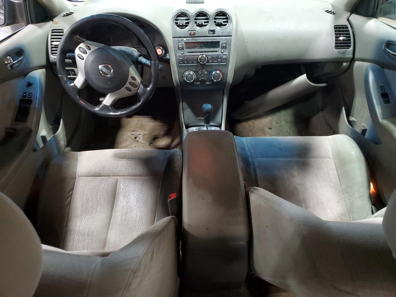 2010 Nissan Altima - Image 8