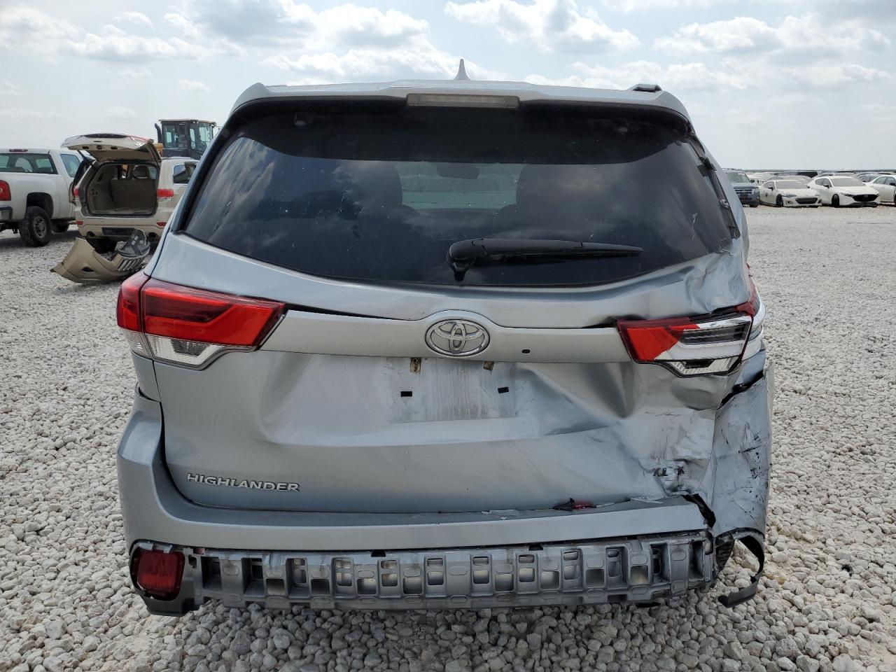 2019 Toyota Highlander Se VIN: 5TDKZRFH2KS555113 Lot: 68258534