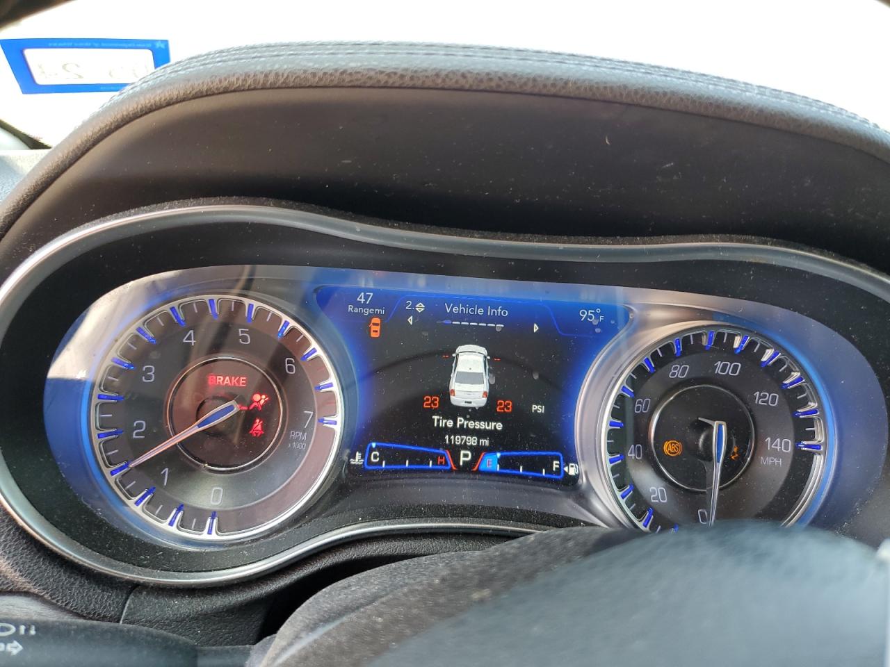 2019 Chrysler 300 - Image 9
