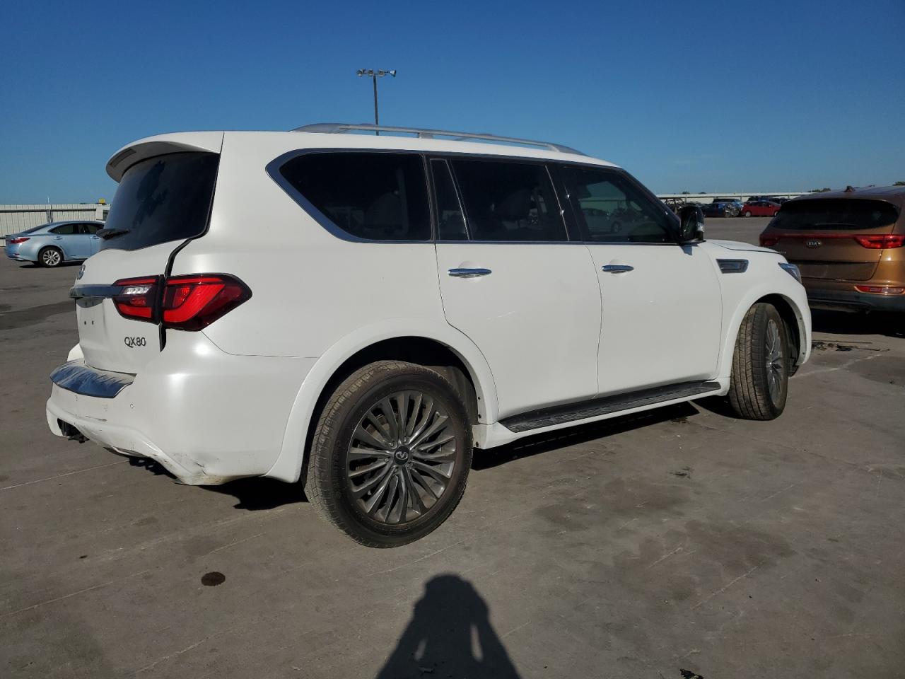 2021 Infiniti QX80 - Image 3