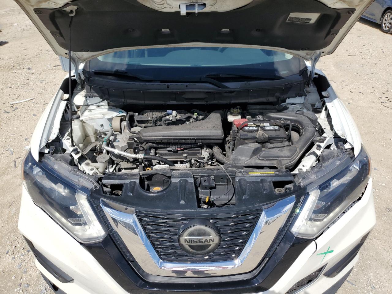 2018 Nissan Rogue - Image 12