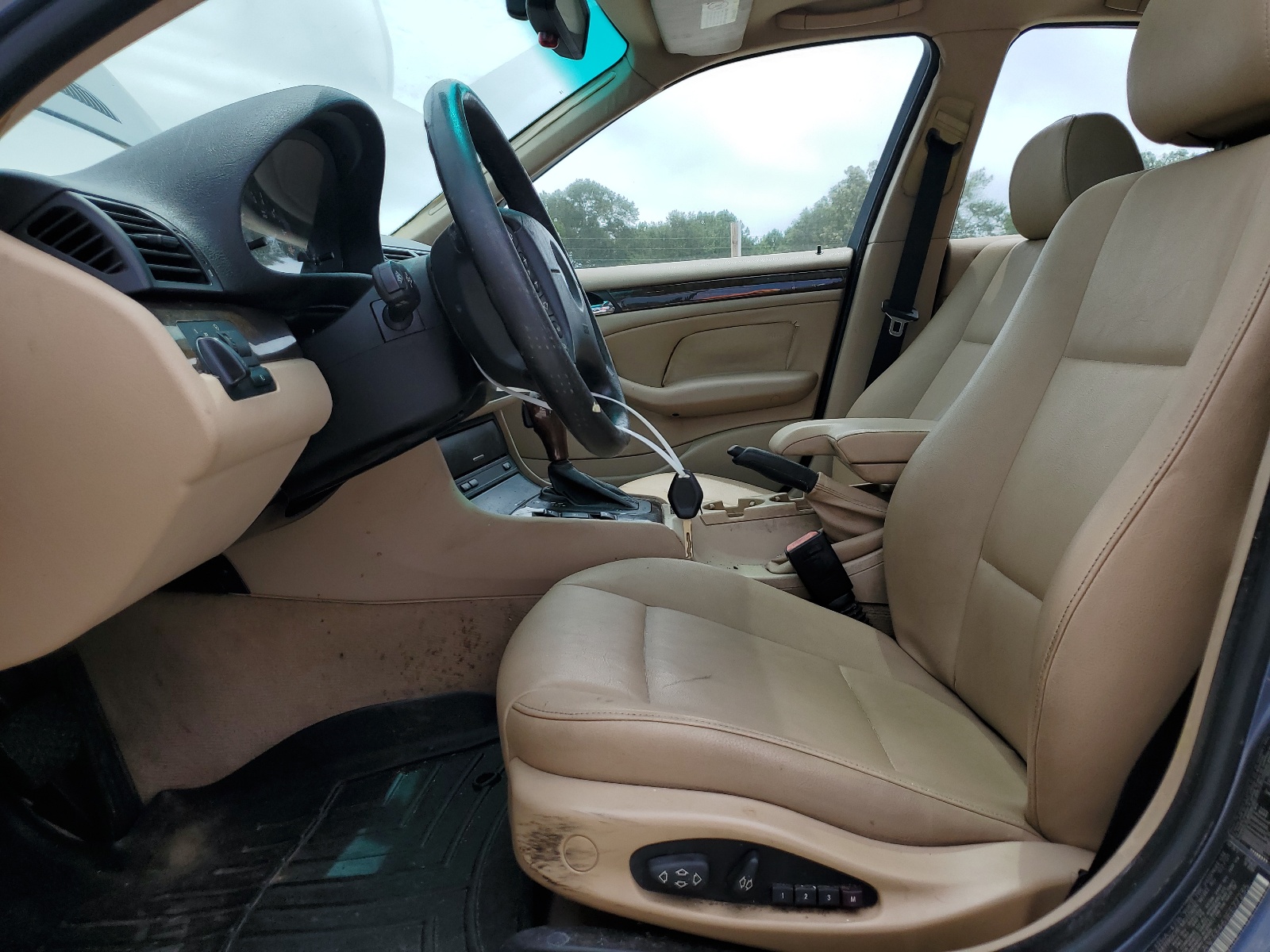 WBAAV33461EE77235 2001 BMW 325 I