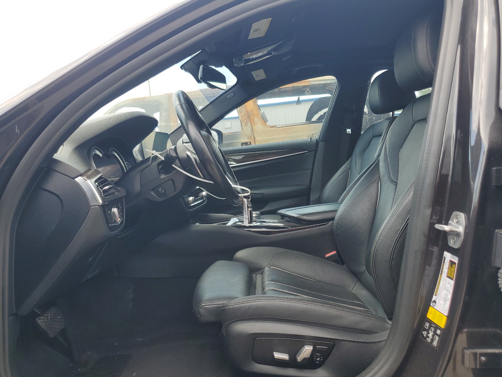 WBAJA7C57JWA73530 2018 BMW 530 Xi