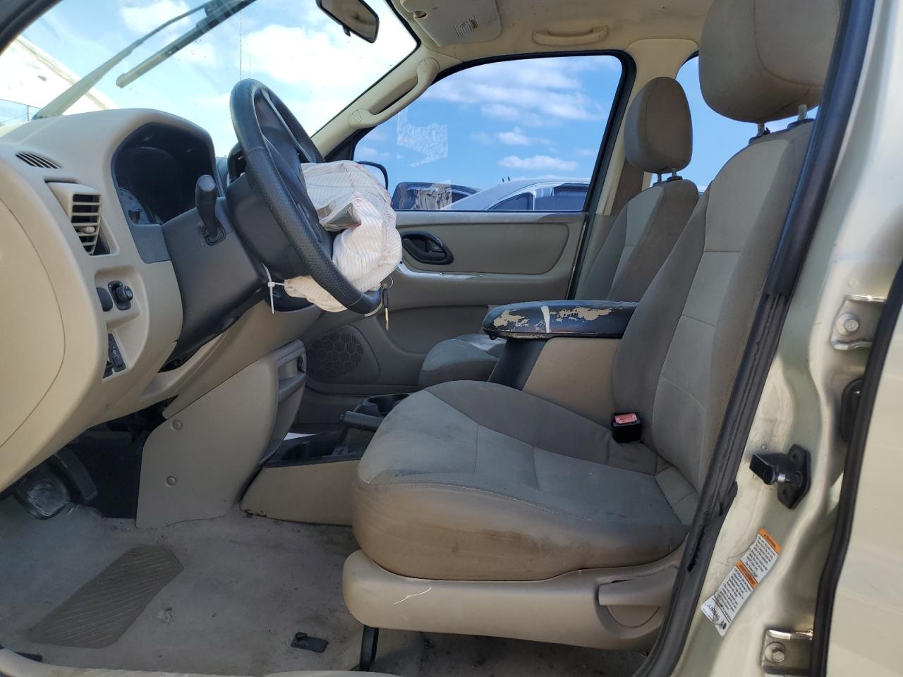 2004 Ford Escape Xls VIN: 1FMCU02194DA23228 Lot: 72161464