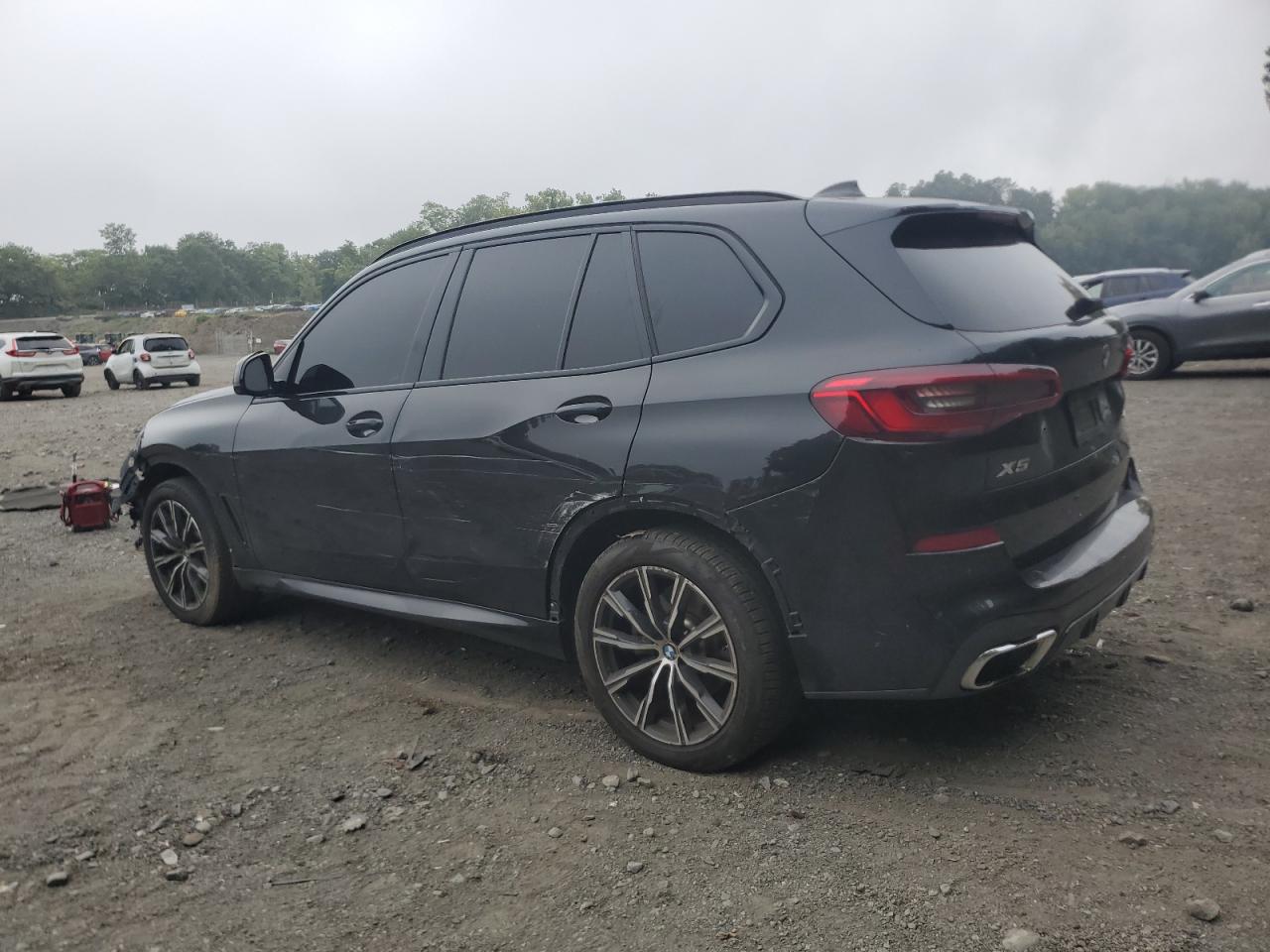 5UXCR6C5XKLL62723 2019 BMW X5 - Image 2