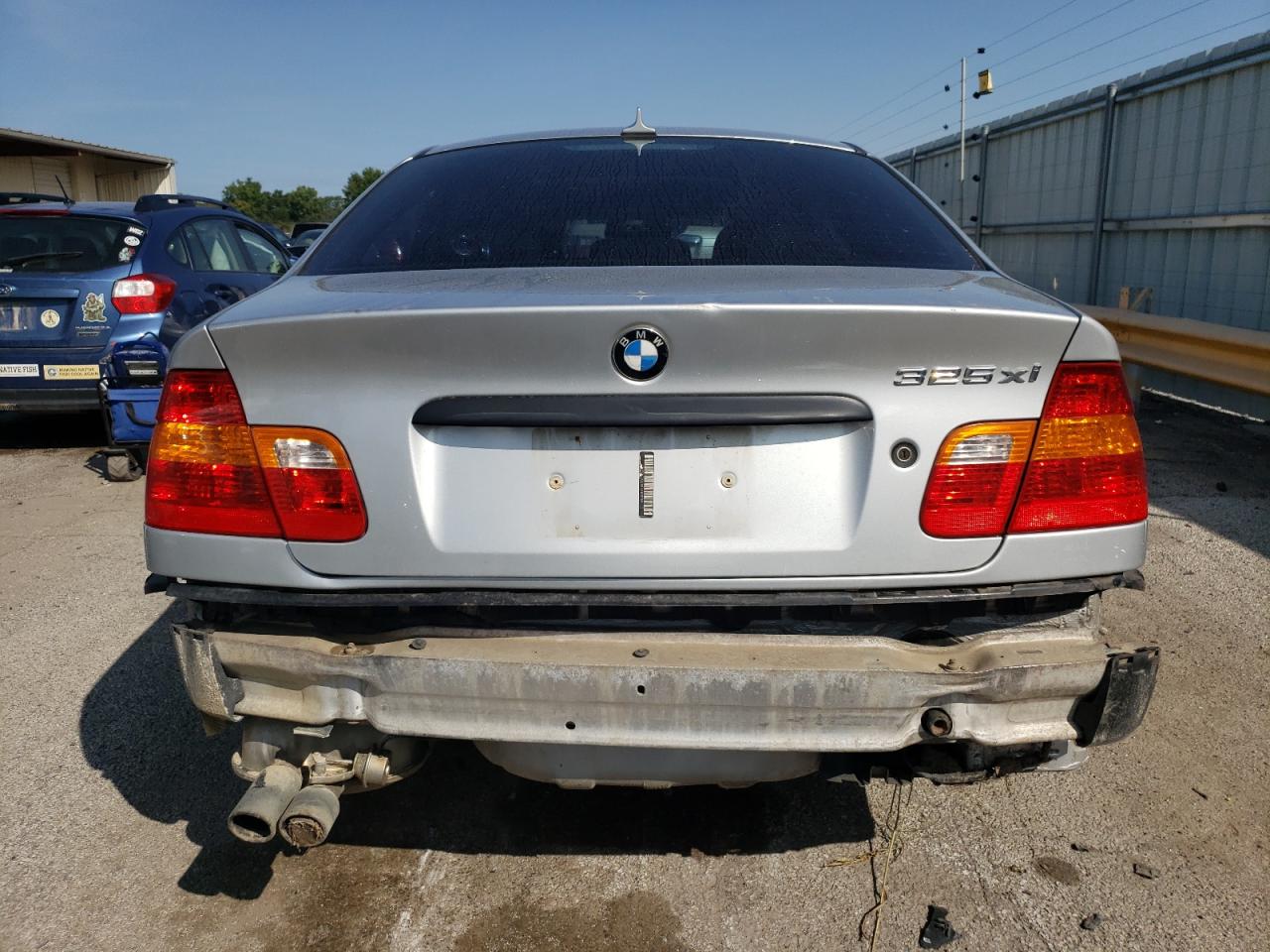 WBAEU33494PR10783 2004 BMW 325 Xi