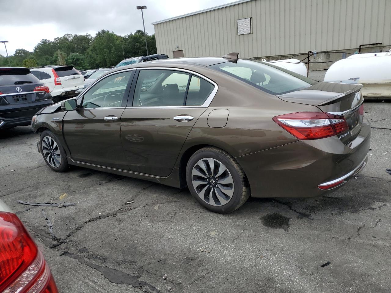 JHMCR6F72HC007678 2017 HONDA ACCORD - Image 2