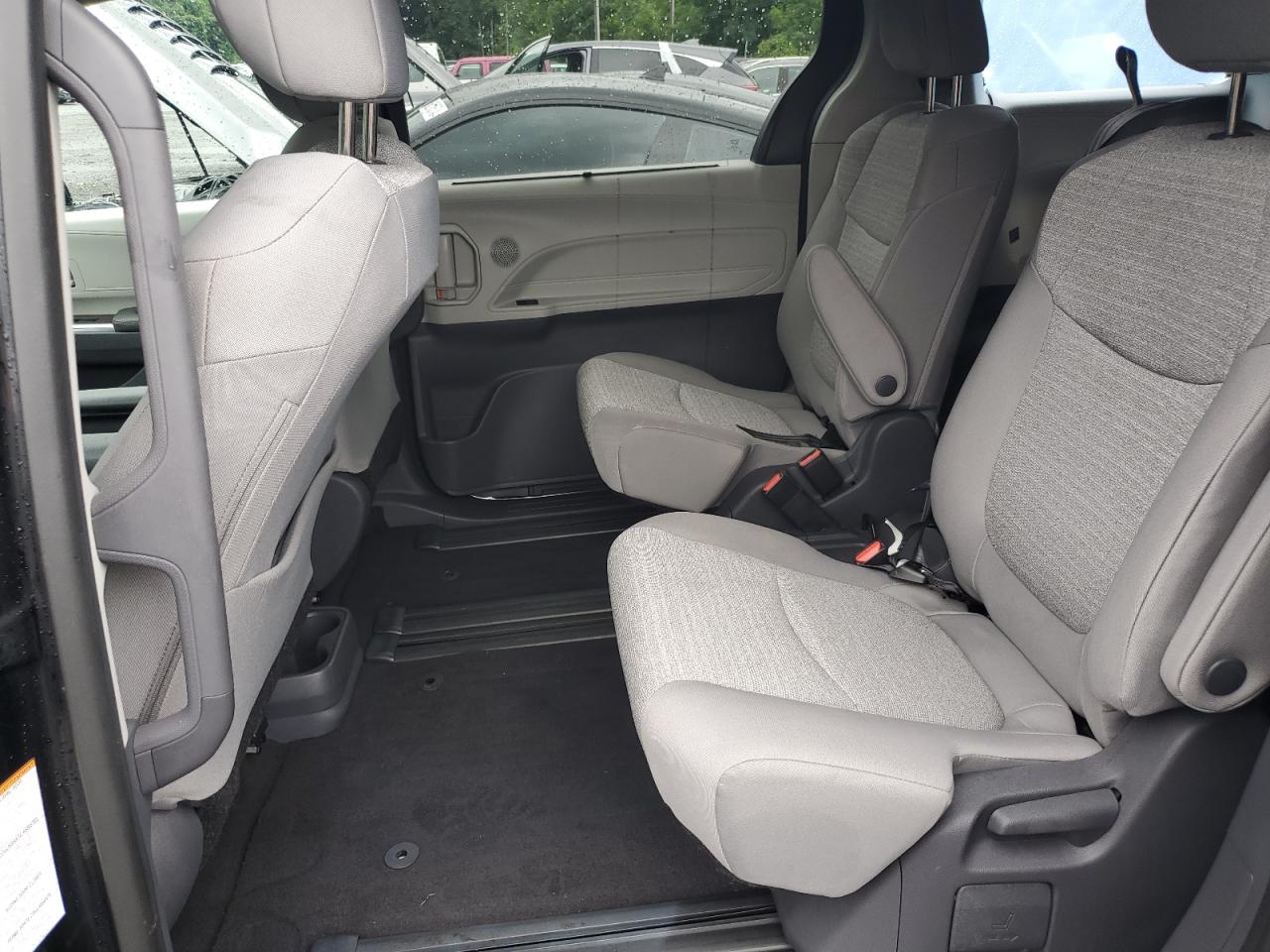 2021 Toyota Sienna Le VIN: 5TDKSKFC2MS002710 Lot: 66732664