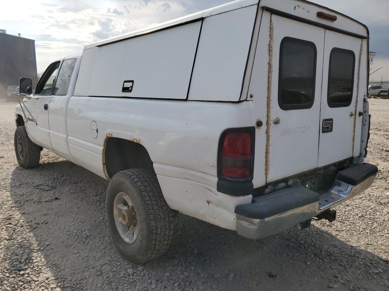 1998 Dodge Ram 2500 VIN: 3B7KF22W4WG239561 Lot: 65283774