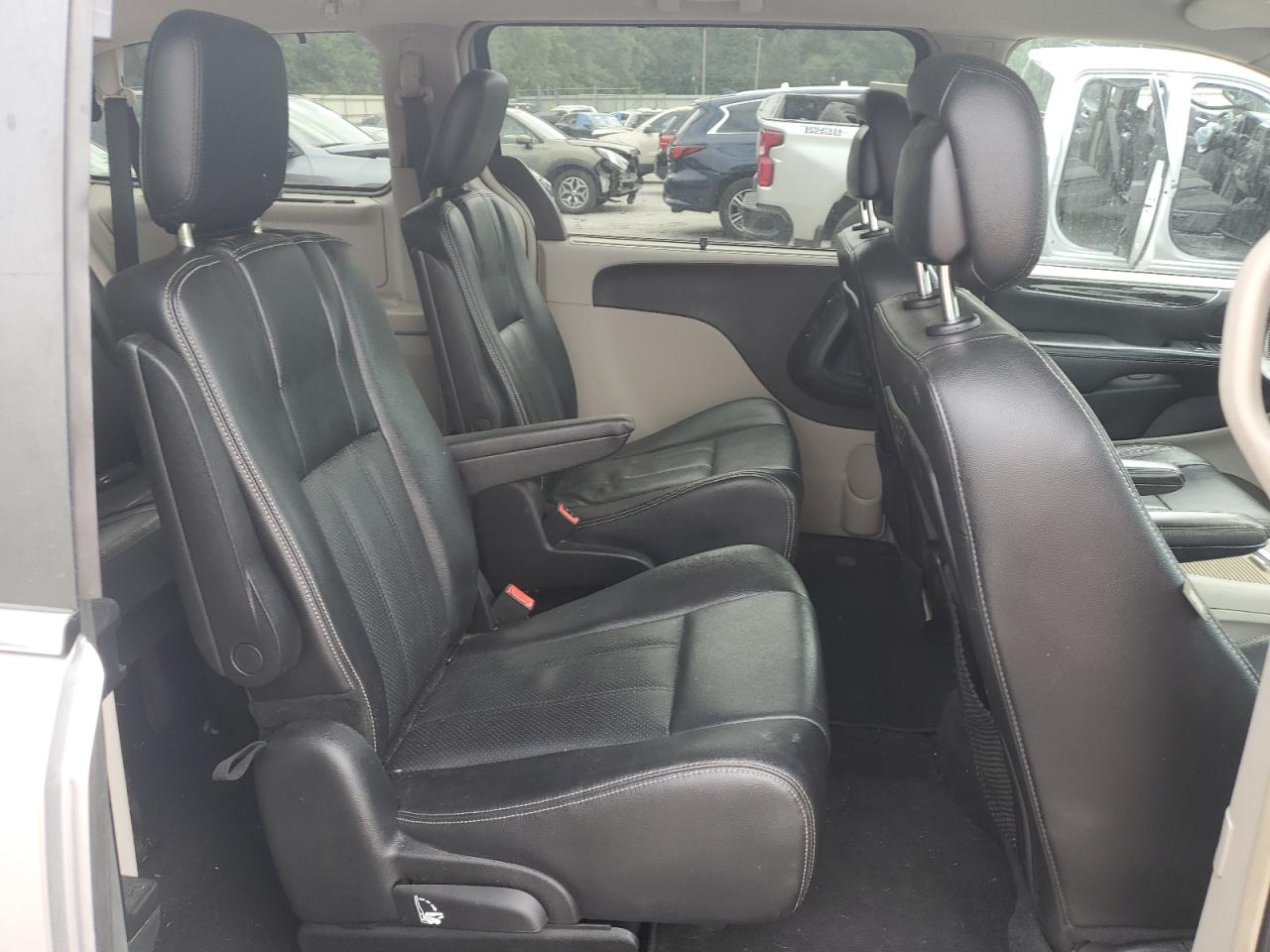 2014 Chrysler Town & Country Touring L VIN: 2C4RC1CG9ER377758 Lot: 65945814