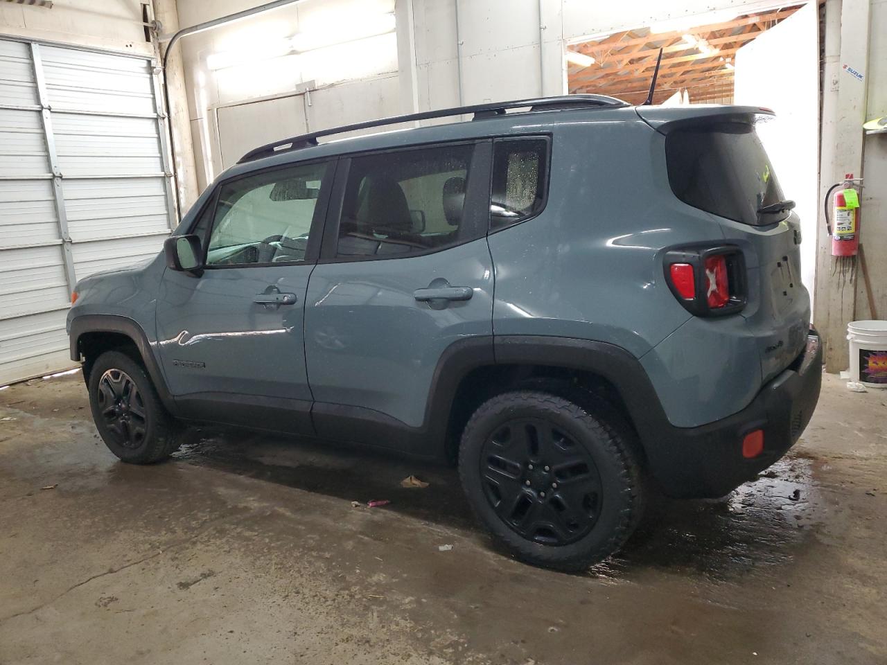 ZACCJBAB1JPH99112 2018 JEEP RENEGADE - Image 2