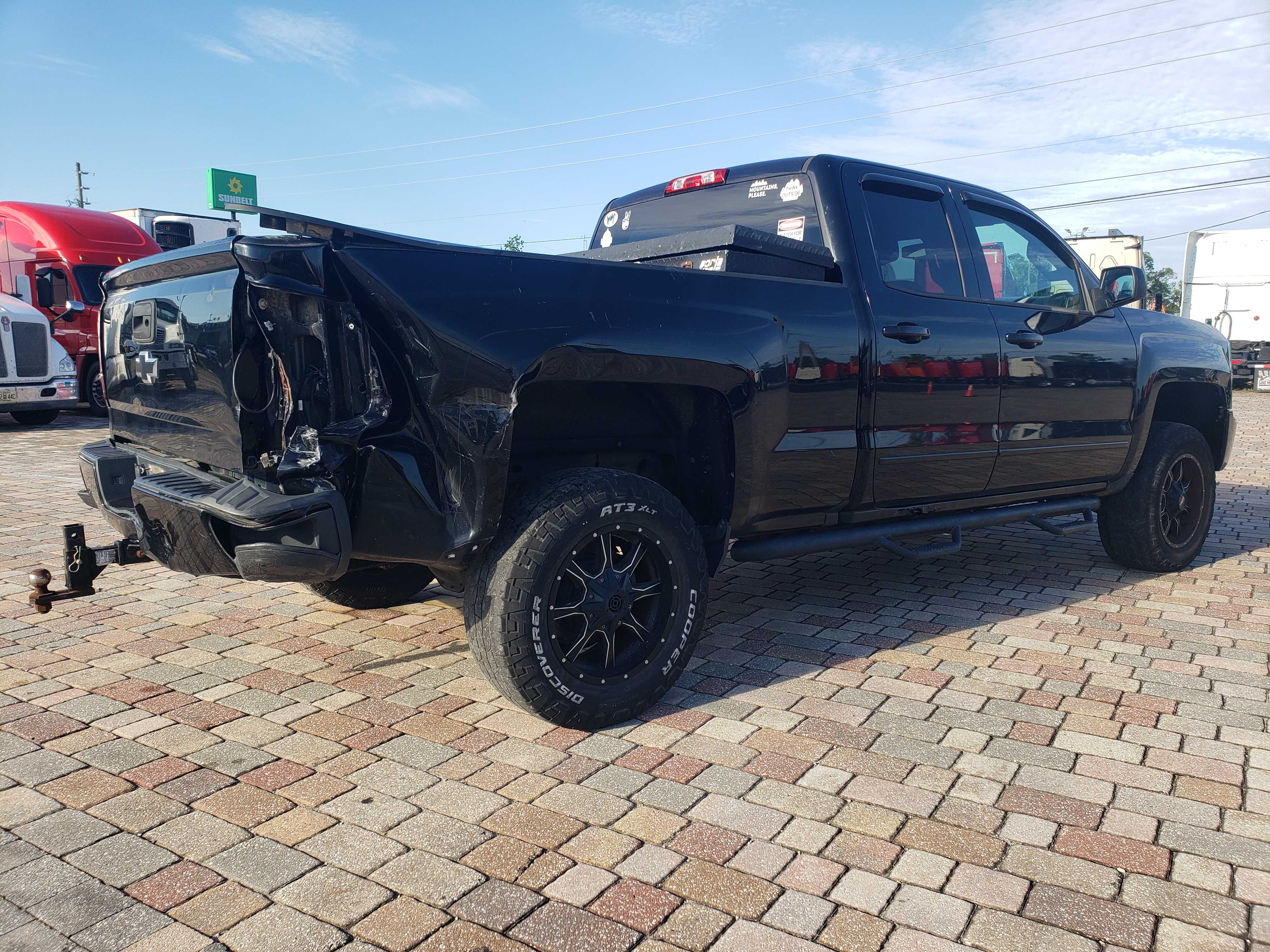 2018 Chevrolet Silverado K1500 Lt vin: 1GCVKREC1JZ115811