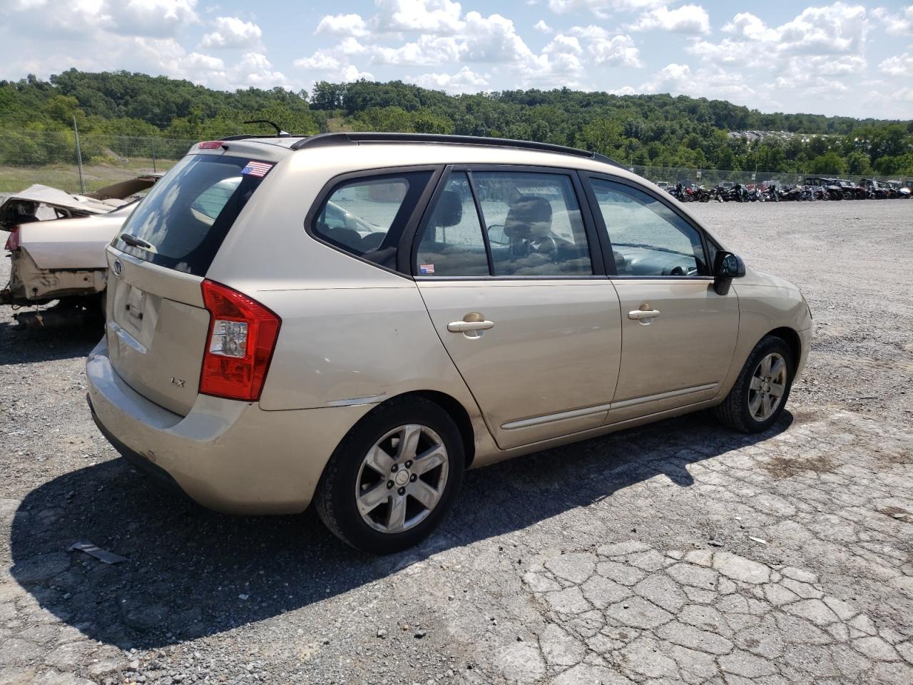2008 Kia Rondo Base VIN: KNAFG525787152787 Lot: 67441804