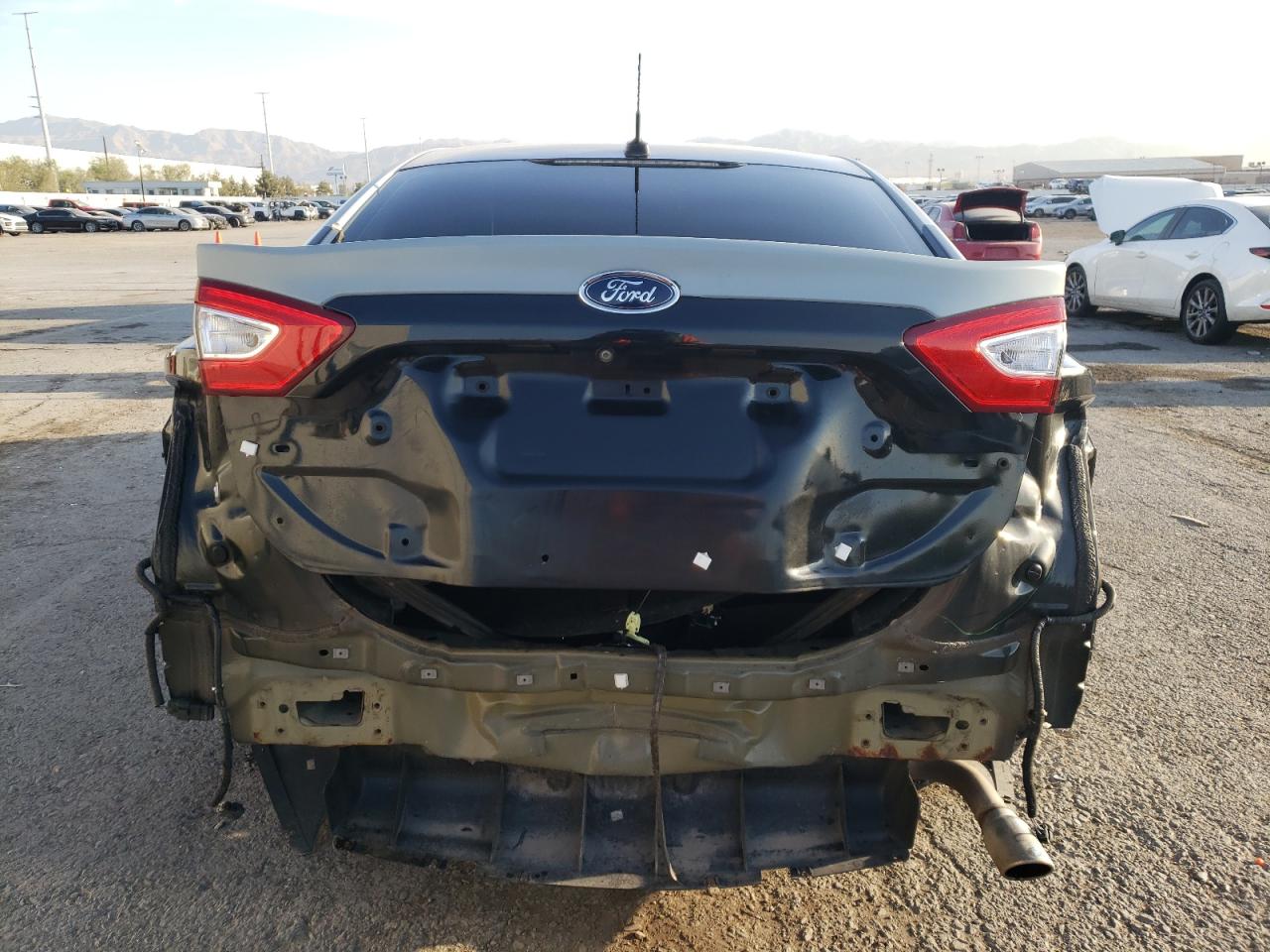 3FA6P0H72FR203977 2015 Ford Fusion Se