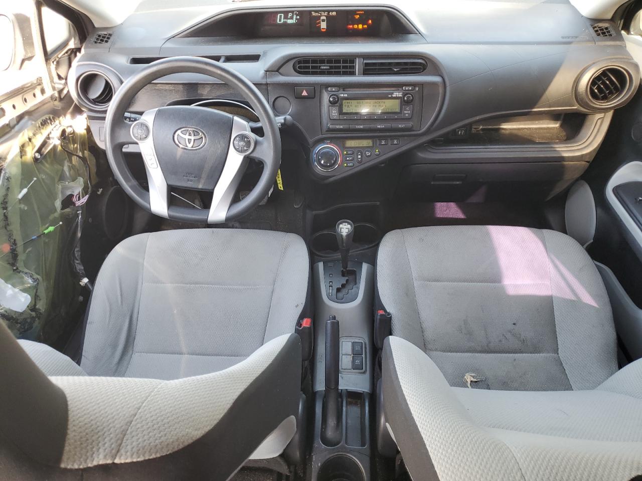 JTDKDTB35E1564928 2014 Toyota Prius C