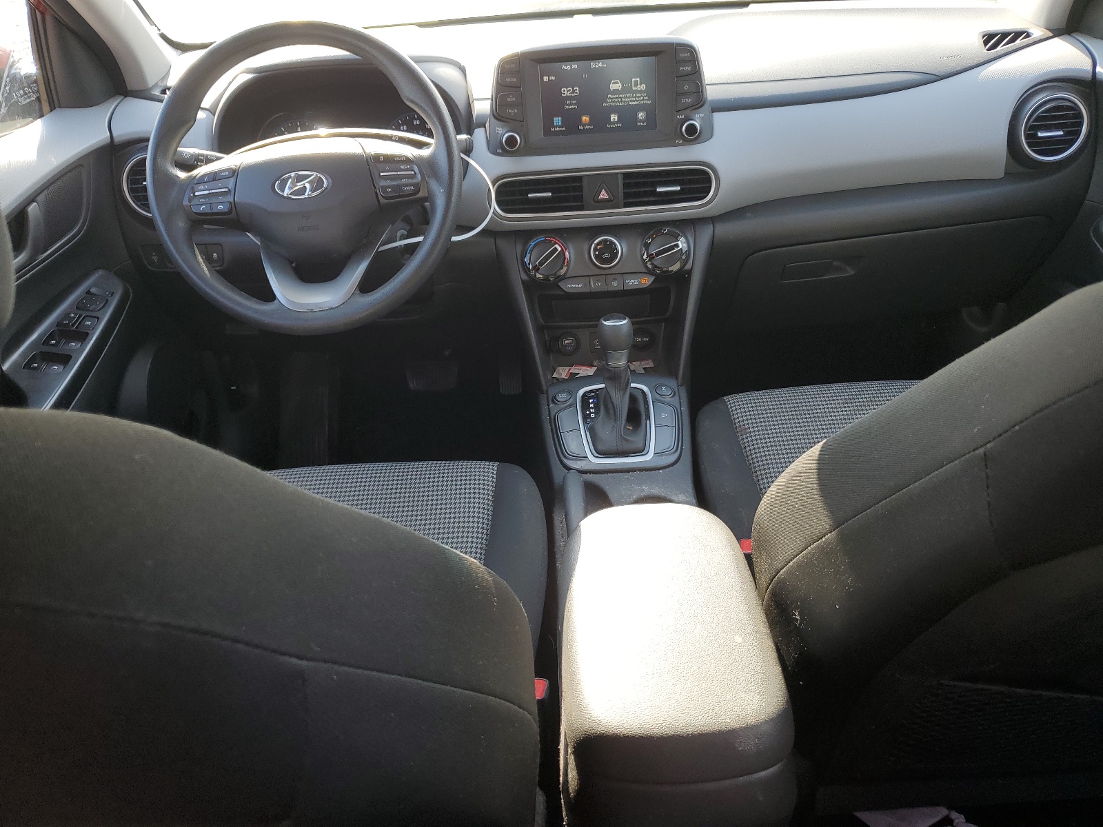 KM8K1CAA9KU254618 2019 Hyundai Kona Se