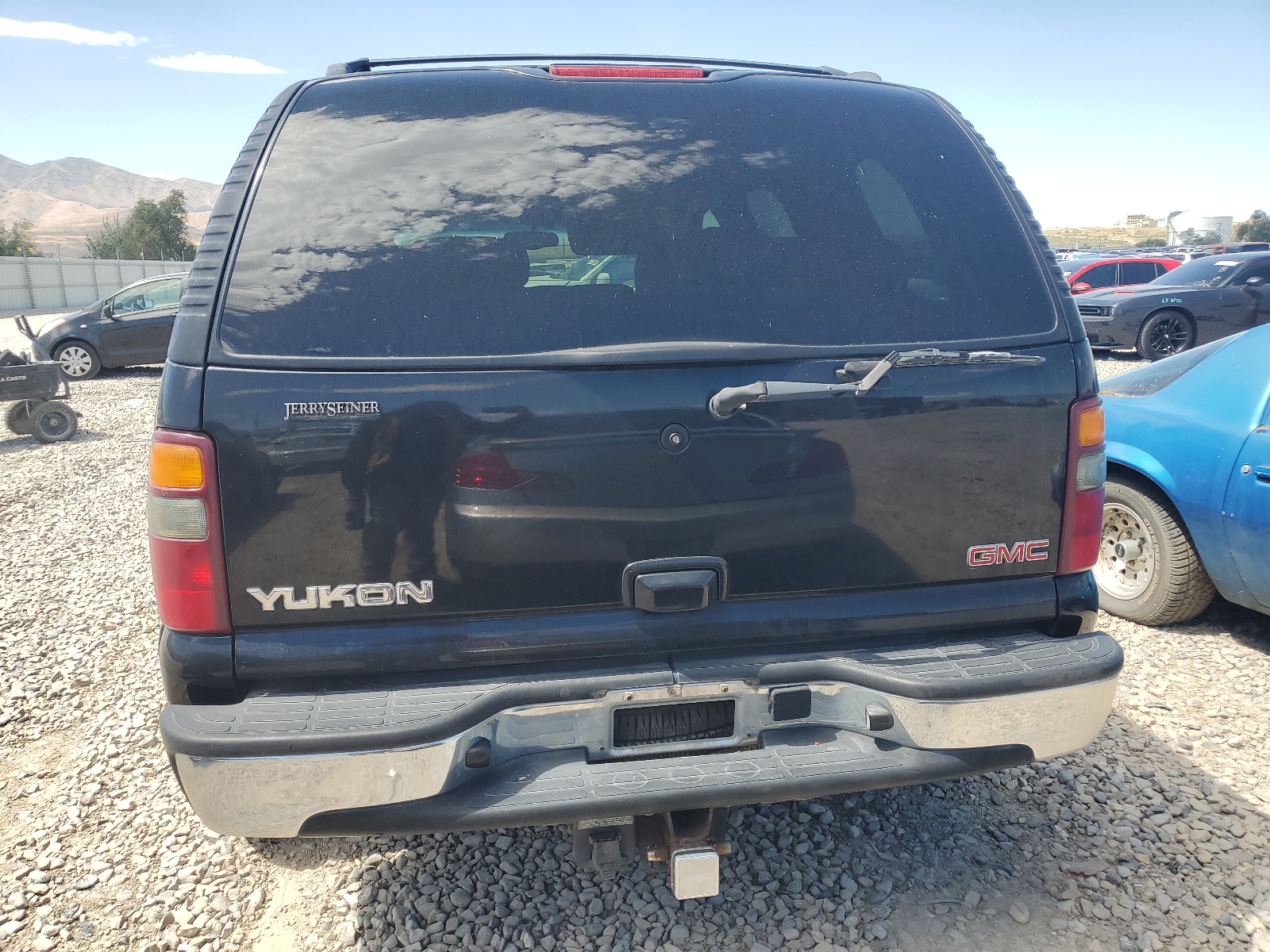 1GKEK13ZX2J183957 2002 GMC Yukon